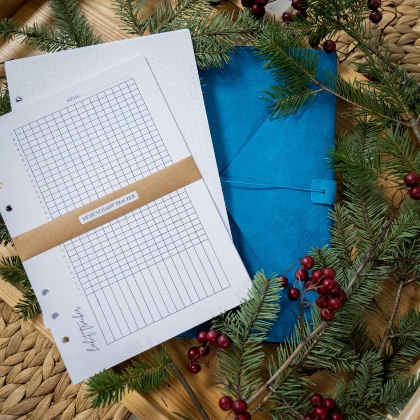 Tyrkysový nedatovaný diář A5