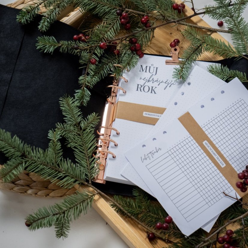 Černý nedatovaný diář A5