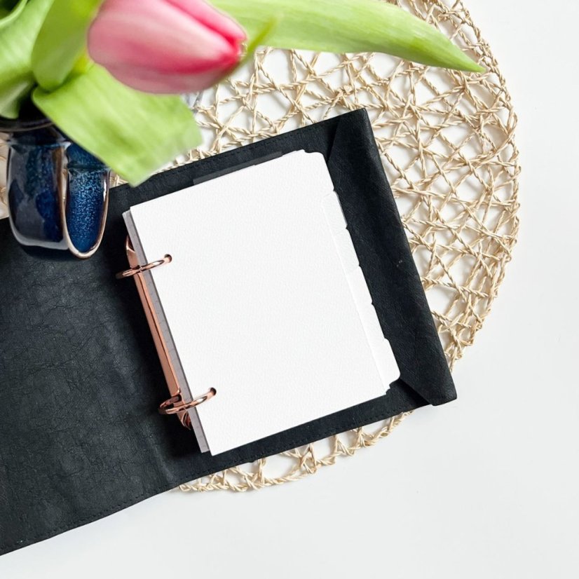 Rozdělovače z akvarelového papíru s bočním štítkem