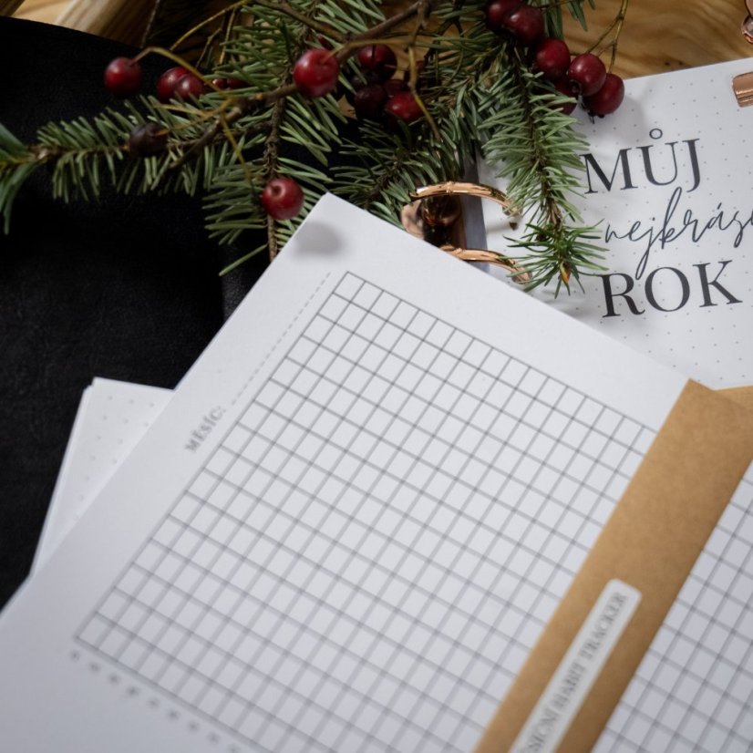 Černý nedatovaný diář A5