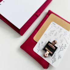 Růžový nedatovaný diář A5 s rose gold mechanikou