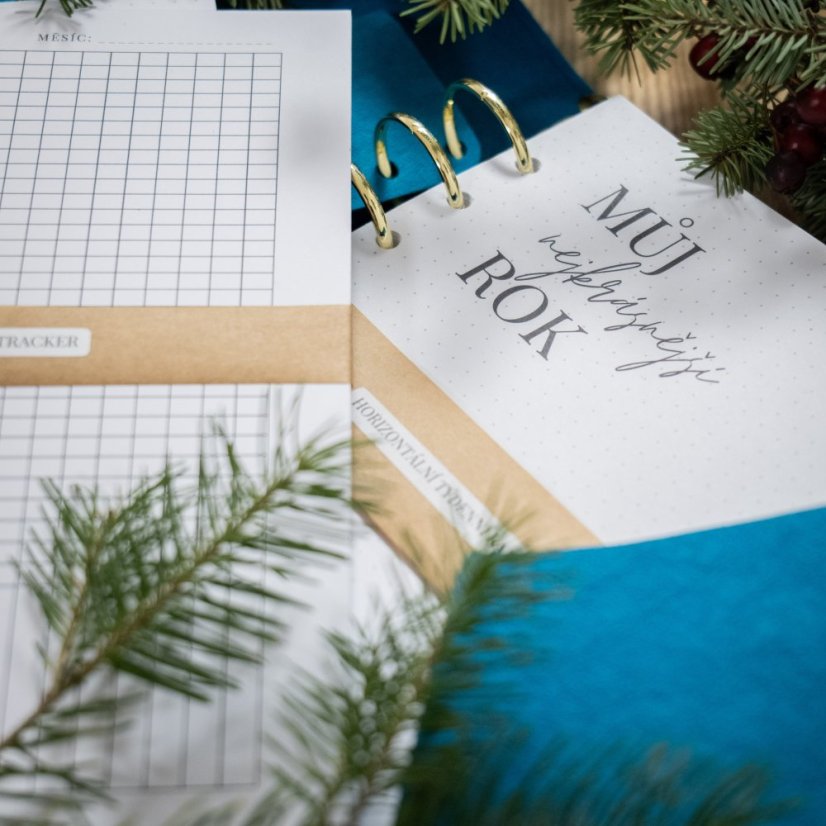 Tyrkysový nedatovaný diář A5