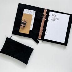 Černý nedatovaný diář A5 s rose gold mechanikou